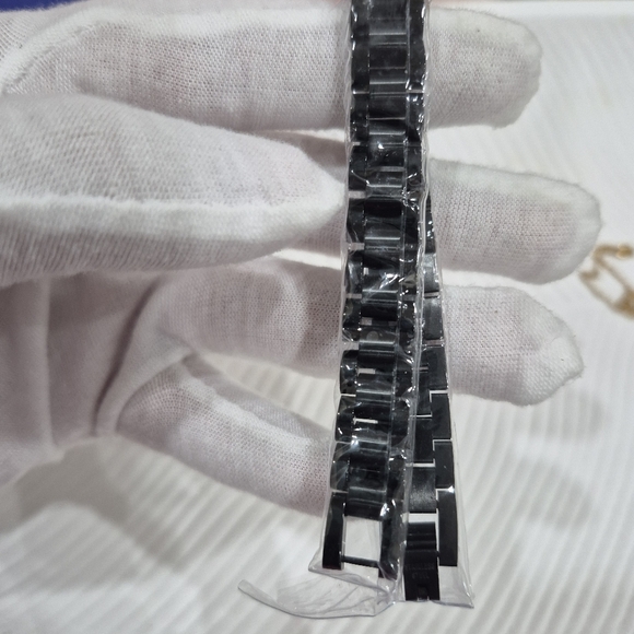 Sold Black Bracelet - Picture 3 of 6